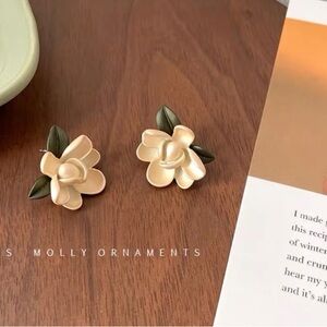 French Retro Romantic Gardenia Earrings Painted Flowers Elegant Sweet Earrings